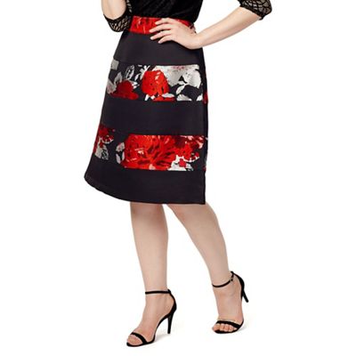 Studio 8 Sizes 12-26 Red and Black agnese skirt